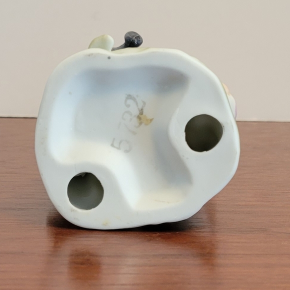 Vintage Girl With Watering Can Porcelain Figurine - Picture 5 of 6